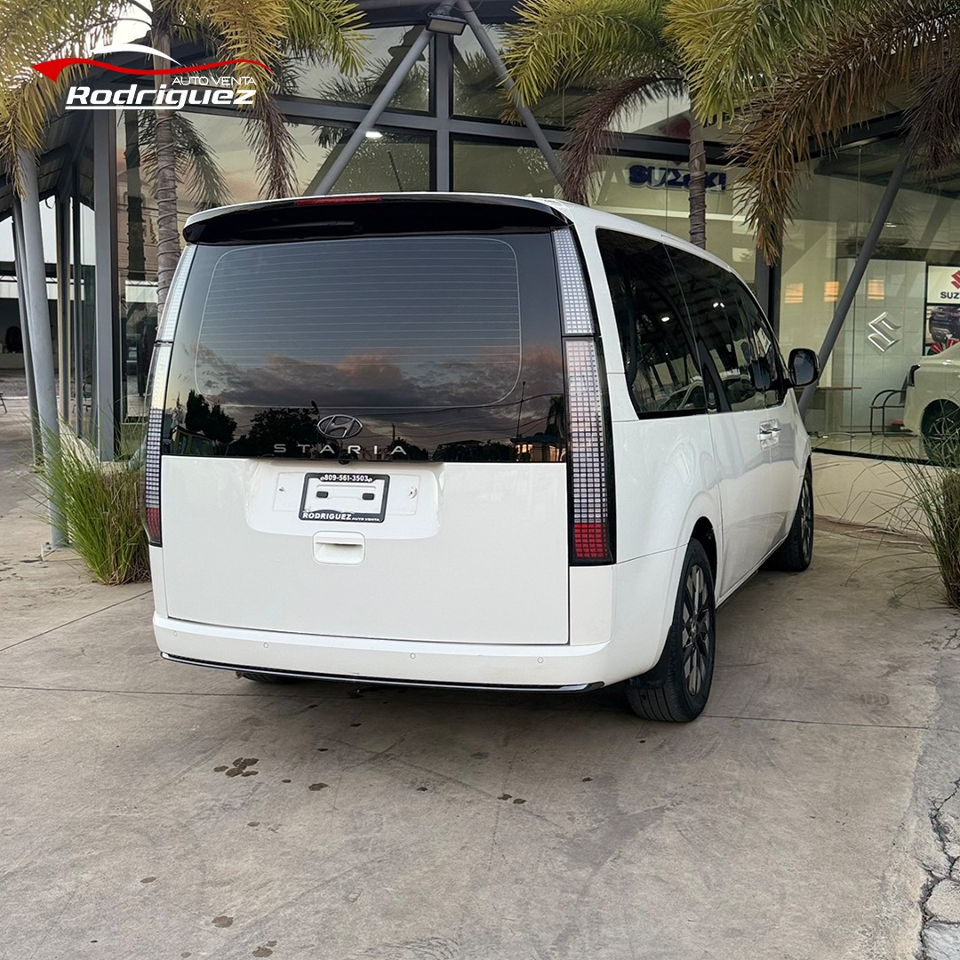 Hyundai Staria 2022 GLP - 04