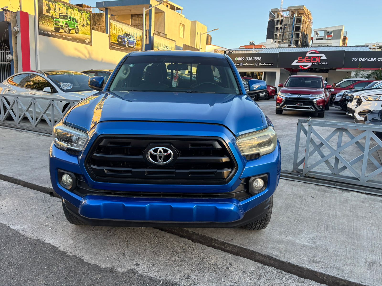 Toyota Tacoma SR5 2017 - 023