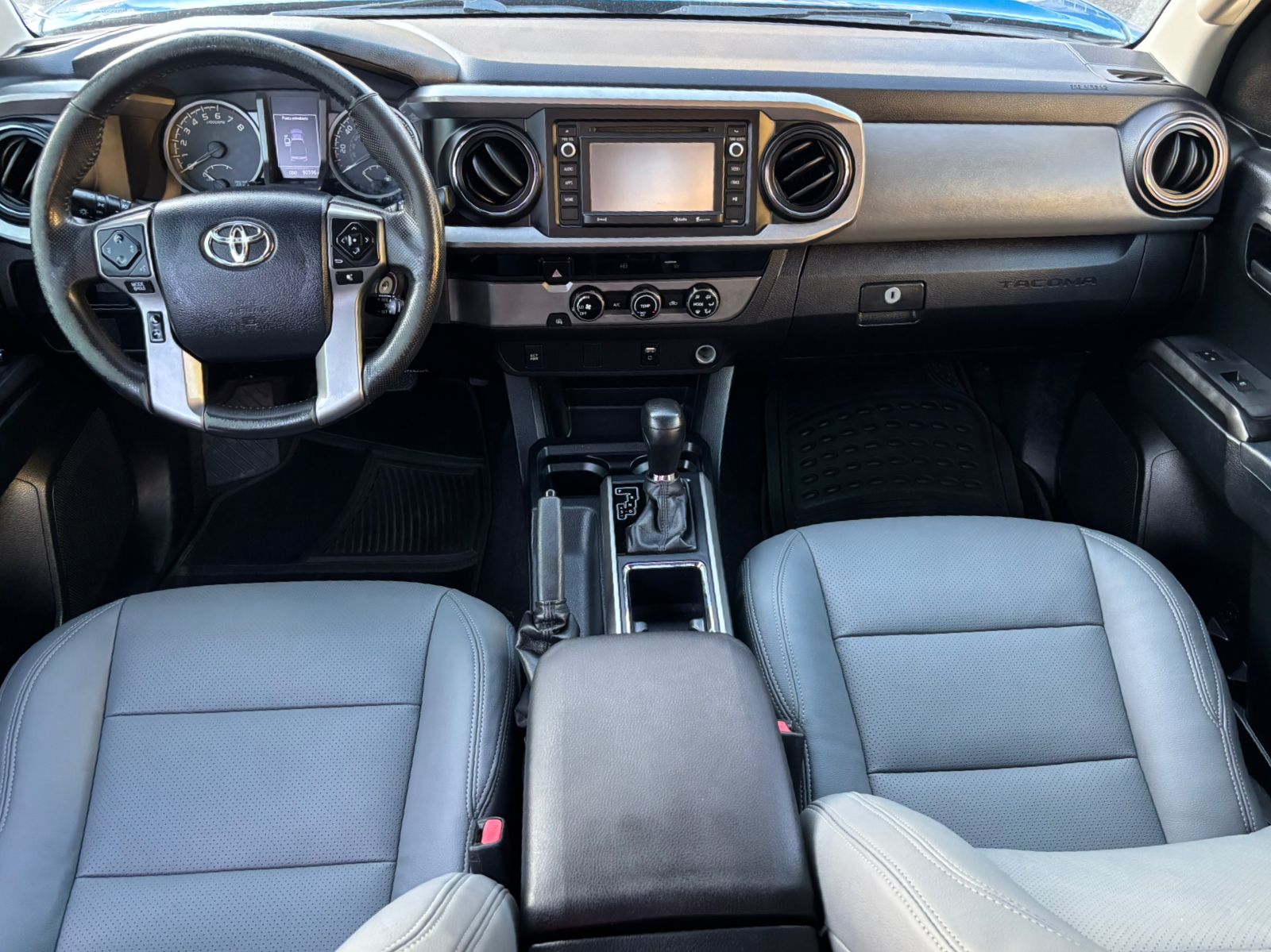 Toyota Tacoma SR5 2017 - 04