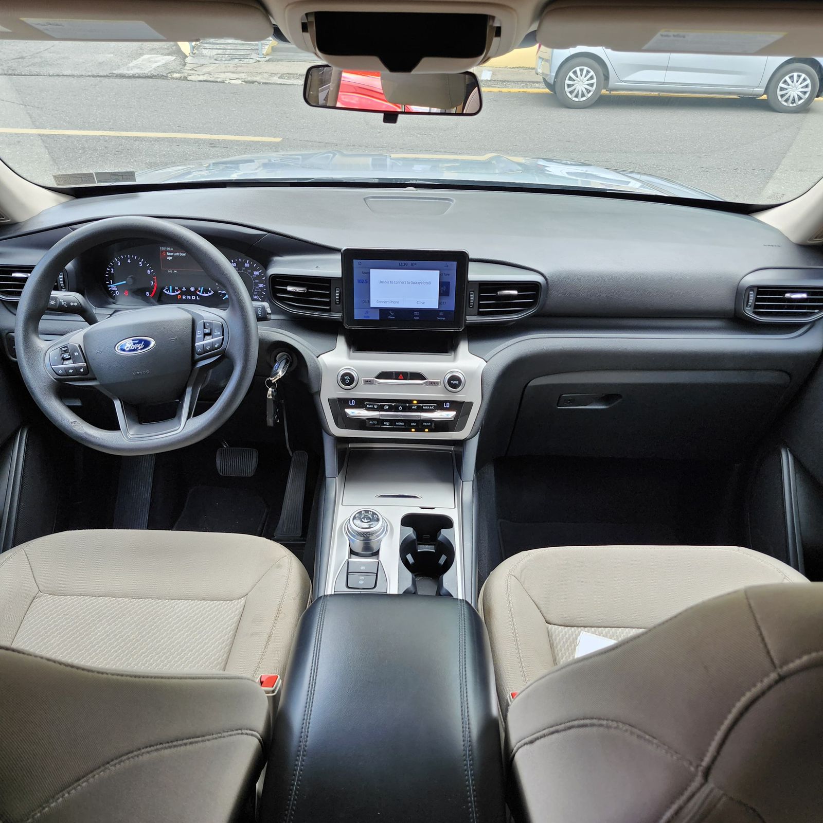 ford-explorer-xlt-2021-03